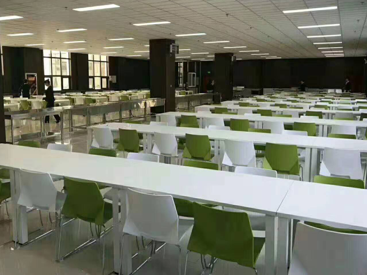 學(xué)校飯堂桌椅案例