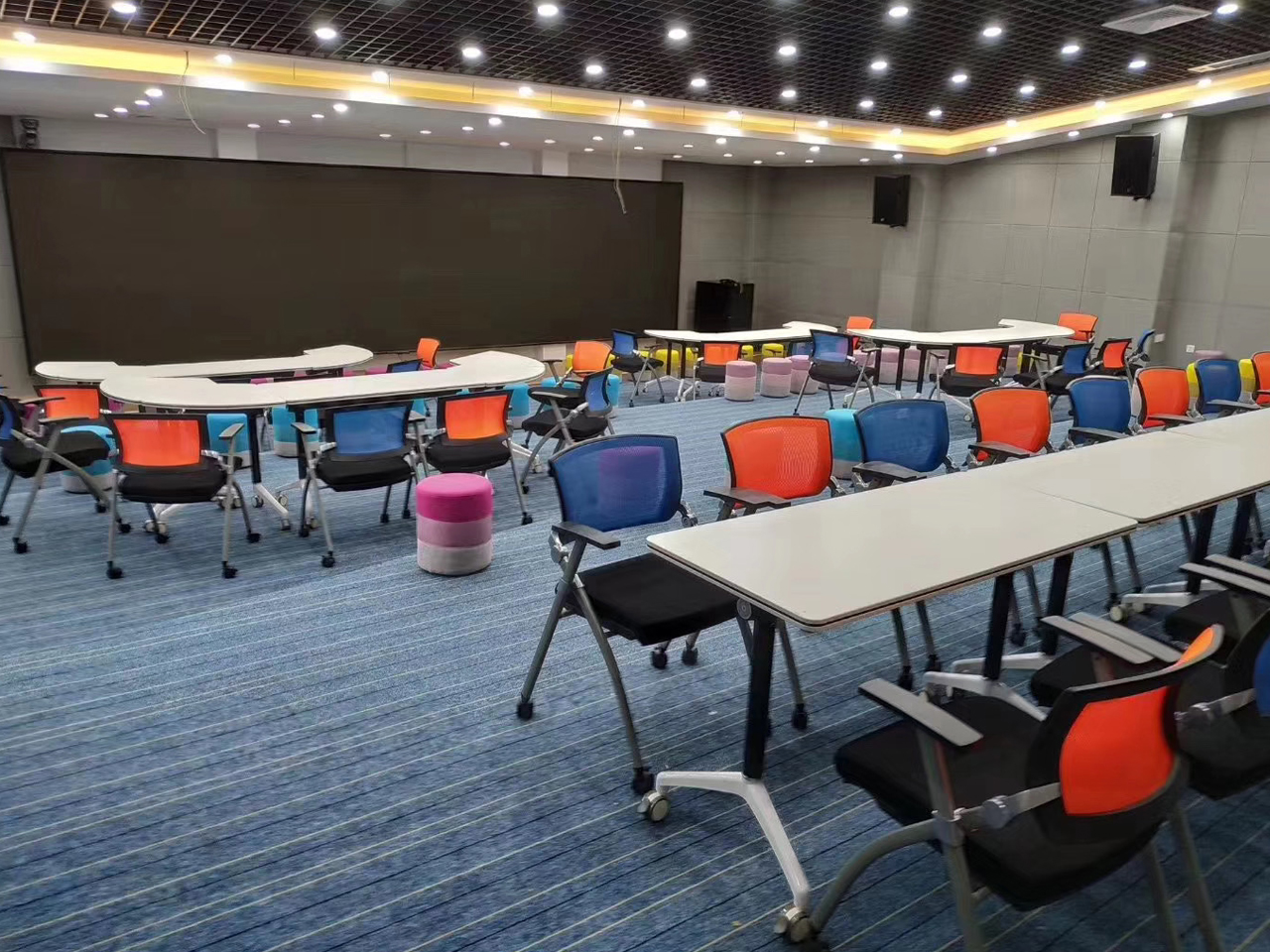 外企公司會(huì )議室案例