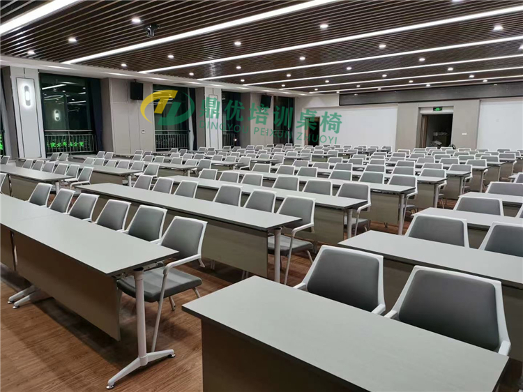 會(huì )議廳桌椅案例