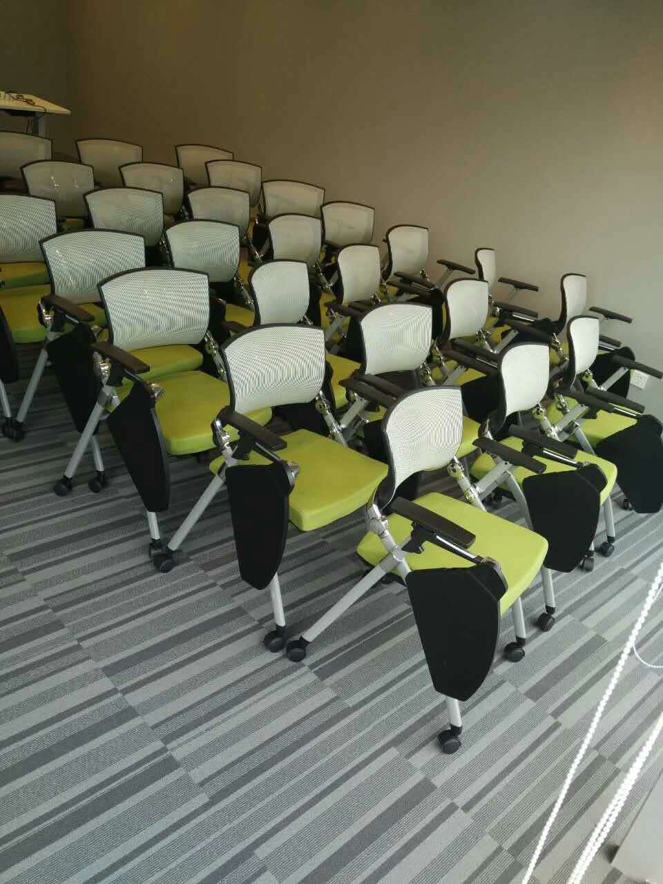 如何選購一張耐用的培訓椅 如何選購一張耐用的培訓椅