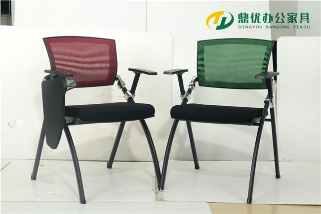 會(huì )議椅引發(fā)了一場(chǎng)綠色風(fēng)暴