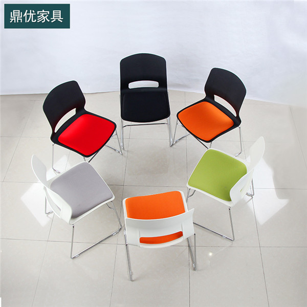 夏天要給會(huì )議椅降下溫度