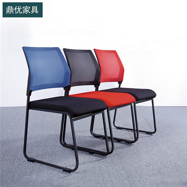 現代的公司開(kāi)會(huì )都喜歡簡(jiǎn)約會(huì )議椅 現代的公司開(kāi)會(huì )都喜歡簡(jiǎn)約會(huì )議椅
