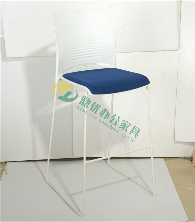 高腳會(huì )議椅帶坐墊款式