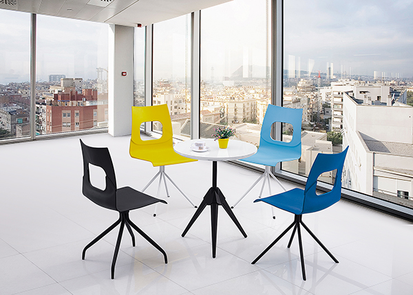 洽談接待桌椅搭配的場(chǎng)景