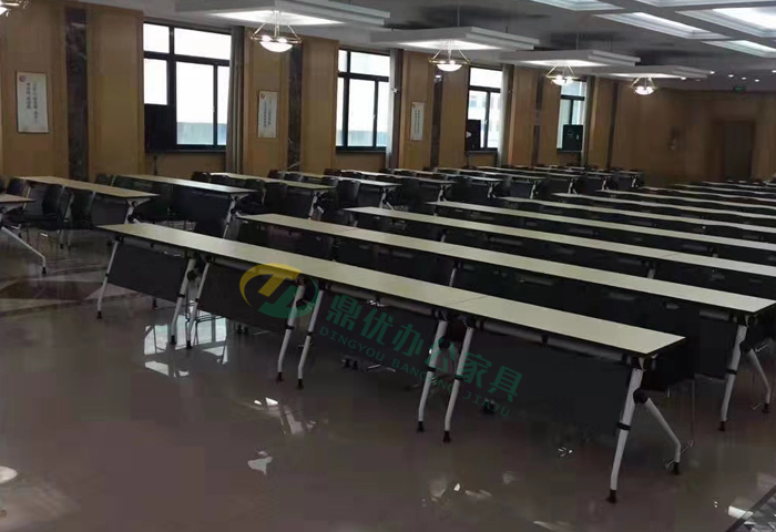 政府會(huì )議室桌椅怎么選