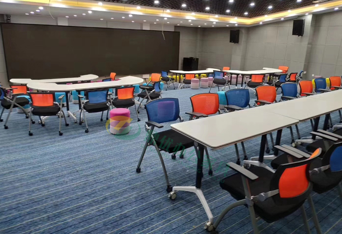 外企公司會(huì )議室桌椅圖